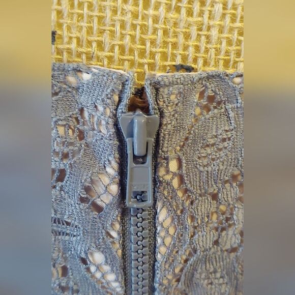 NWT Susana Monaco Lace Mini Dress Sz 4 Pigeon Gray - Picture 4 of 11